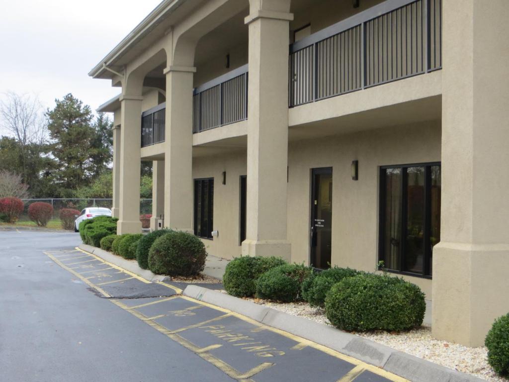Travelodge By Wyndham Knoxville East Esterno foto